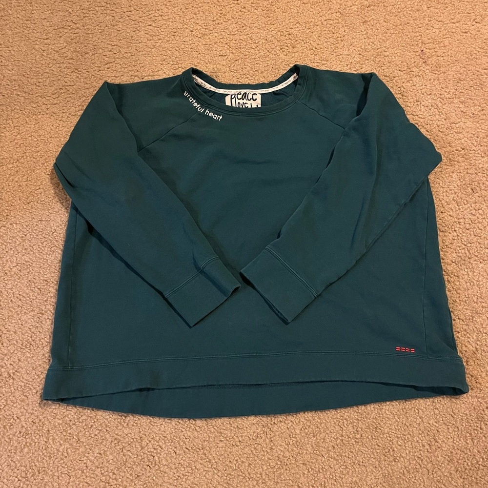 Peace Love World women’s XL